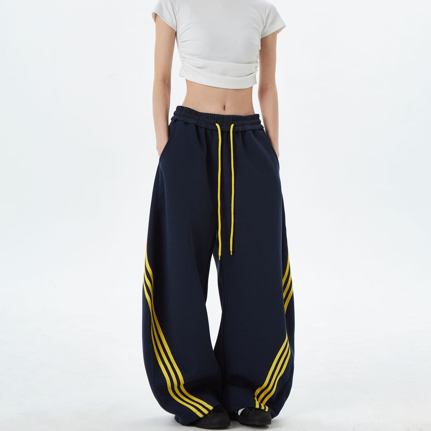 Three bar casual drawstring sports sweatpants