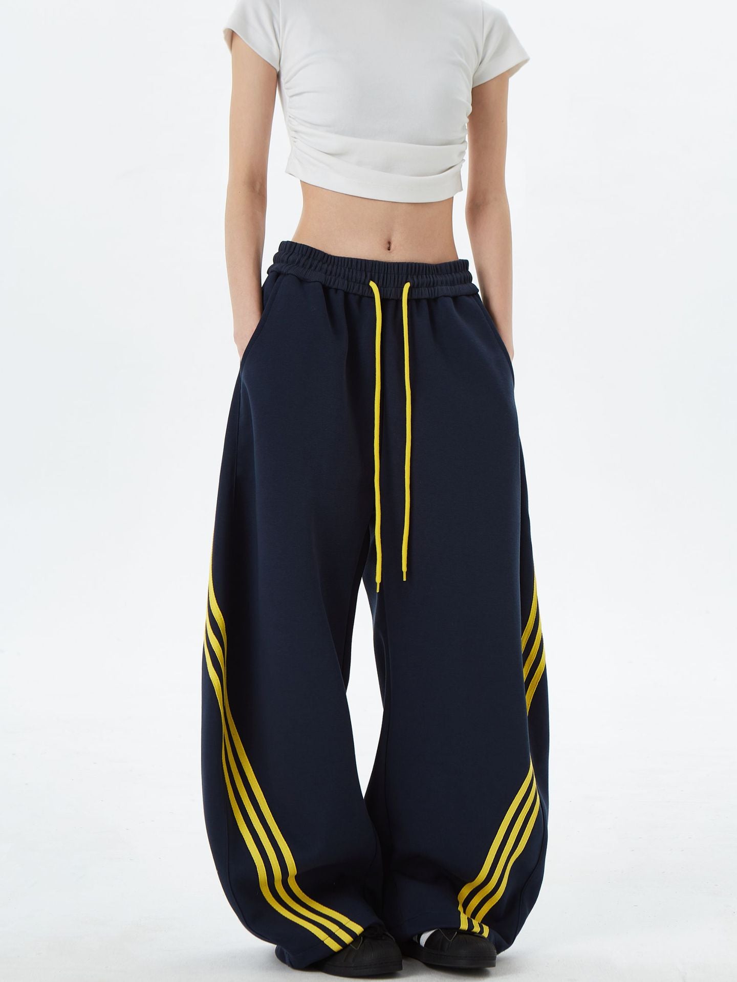 Three bar casual drawstring sports sweatpants